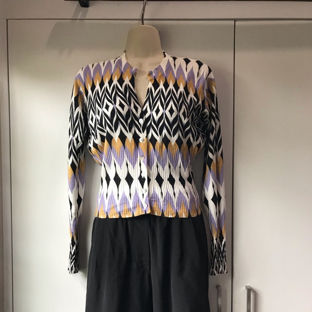 Fun, Summer Weight Geometric Patterned Cardigan - image 5